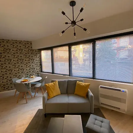 Elegante & Quarenghi Apartamento *